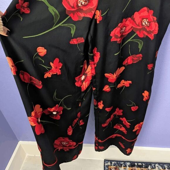 Women's Love & Piece Collective Jumpsuit Black Red Floral Print Medium Pockets - Picture 7 of 9